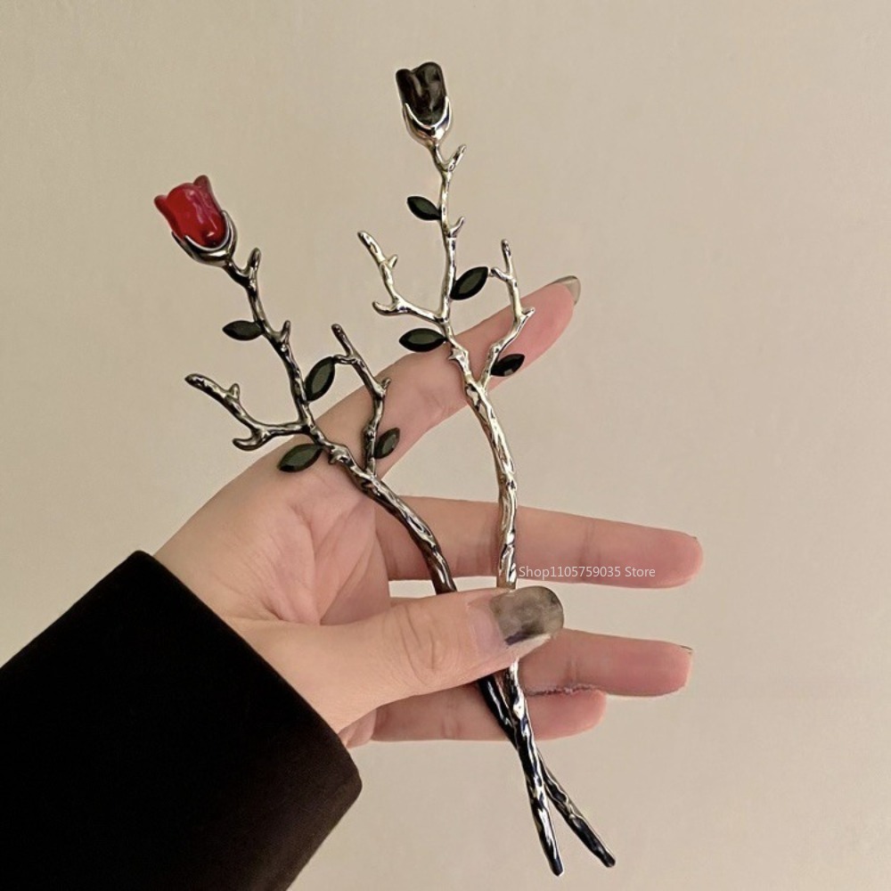 ヴィンテージメタル製赤いバラの花のヘアピン、女性用エレガント - Supply Florist のレビューと価格